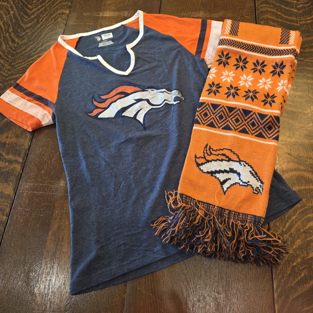 Denver Broncos Tee Shirt Women's Small with a Broncos Scarf